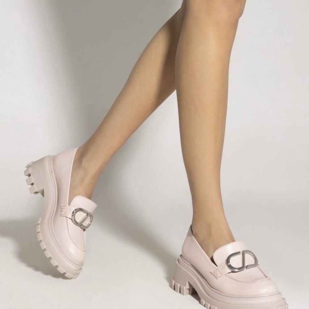 Schutz Nude Pink Tractor Loafers Leather Chunky Buckle Brazil 36 Eu 38 US 7.5
